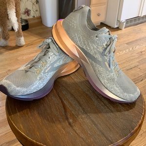 Brooks DNA Amp
